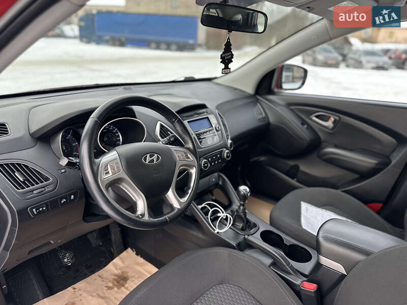 Позашляховик / Кросовер Hyundai ix35 2010 в Рівному