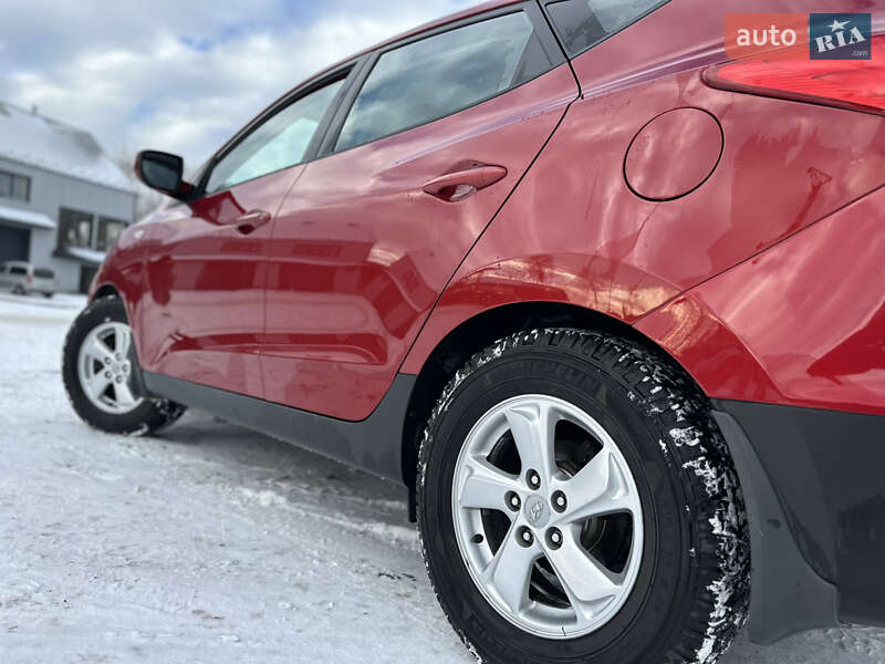 Позашляховик / Кросовер Hyundai ix35 2010 в Рівному