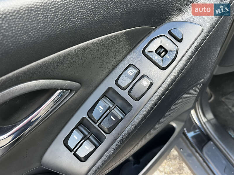 Позашляховик / Кросовер Hyundai ix35 2010 в Луцьку фото 22 Позашляховик / Кросовер Hyundai ix35 2010 в Луцьку