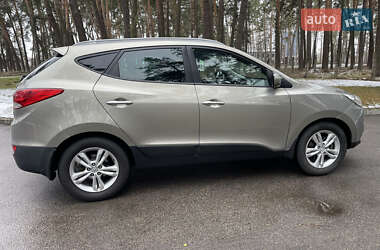 Внедорожник / Кроссовер Hyundai ix35 2010 в Чернигове