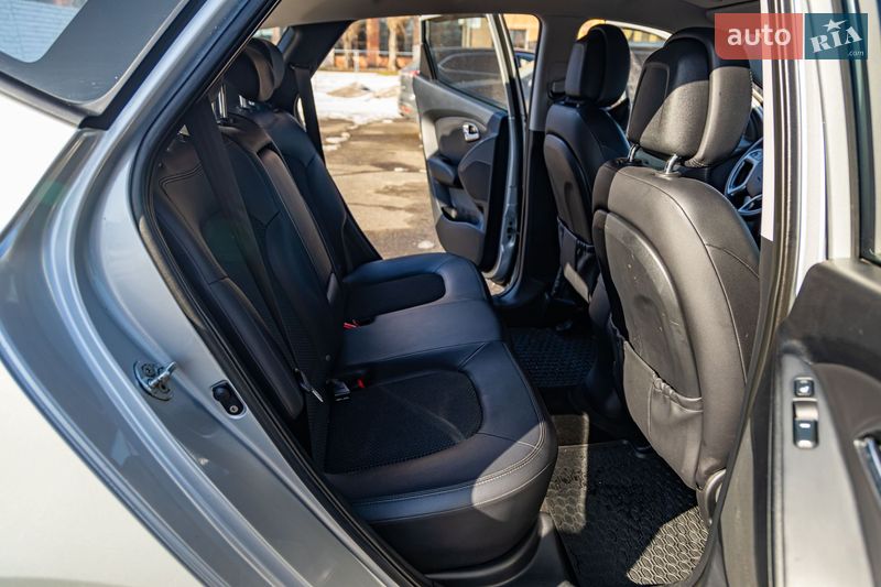 Внедорожник / Кроссовер Hyundai ix35 2010 в Киеве