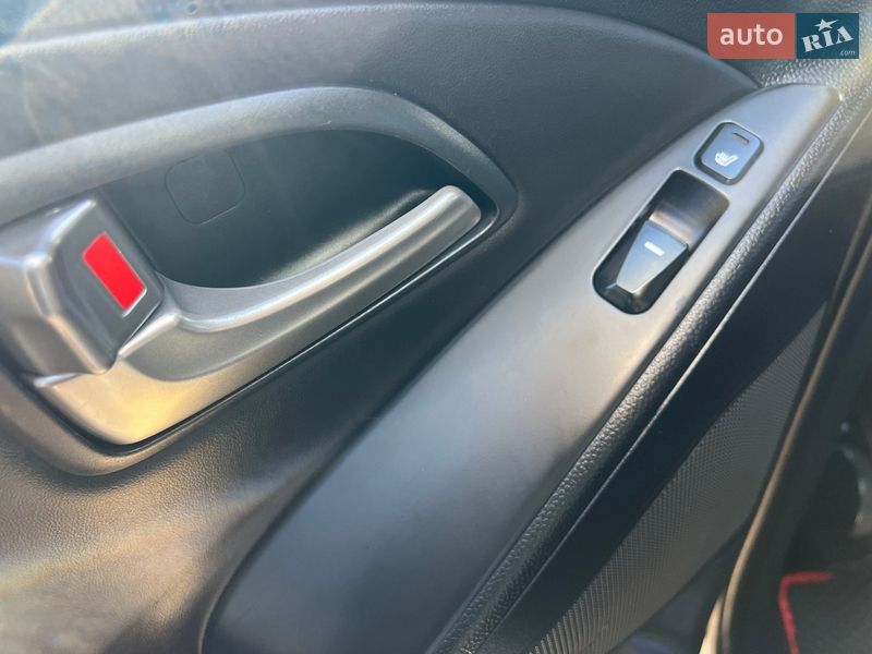 Внедорожник / Кроссовер Hyundai ix35 2010 в Киеве