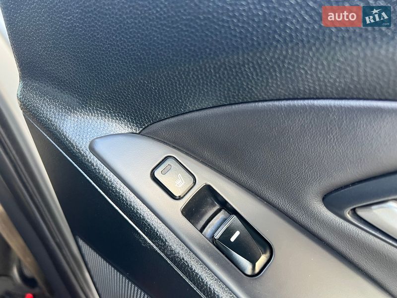 Внедорожник / Кроссовер Hyundai ix35 2010 в Киеве