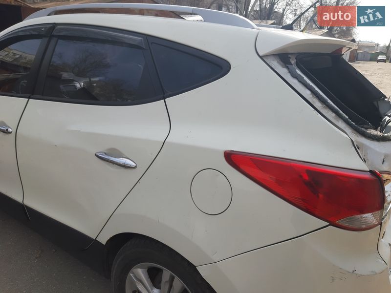 Внедорожник / Кроссовер Hyundai ix35 2010 в Запорожье