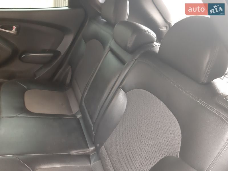 Внедорожник / Кроссовер Hyundai ix35 2010 в Запорожье