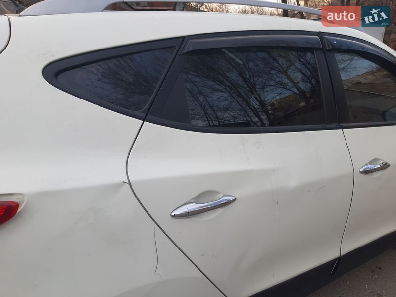 Внедорожник / Кроссовер Hyundai ix35 2010 в Запорожье