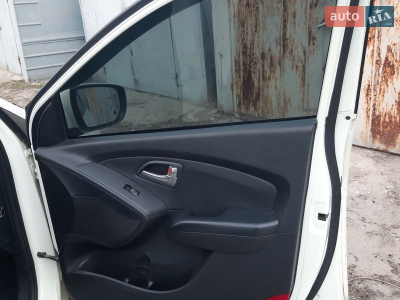 Внедорожник / Кроссовер Hyundai ix35 2010 в Запорожье