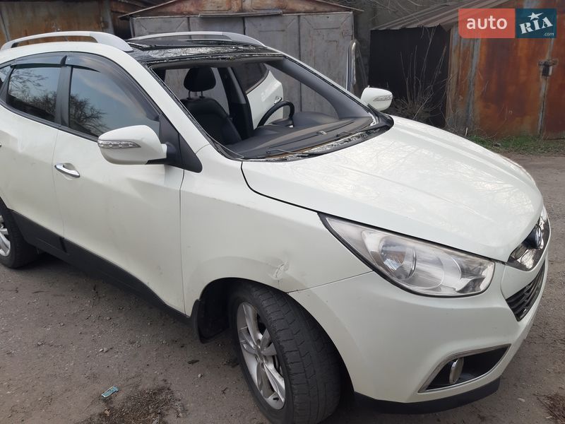 Внедорожник / Кроссовер Hyundai ix35 2010 в Запорожье