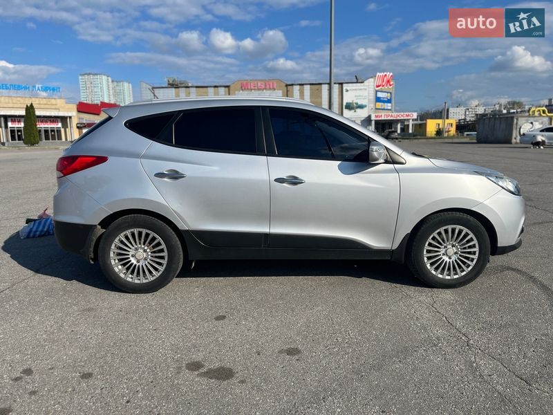 Внедорожник / Кроссовер Hyundai ix35 2011 в Харькове