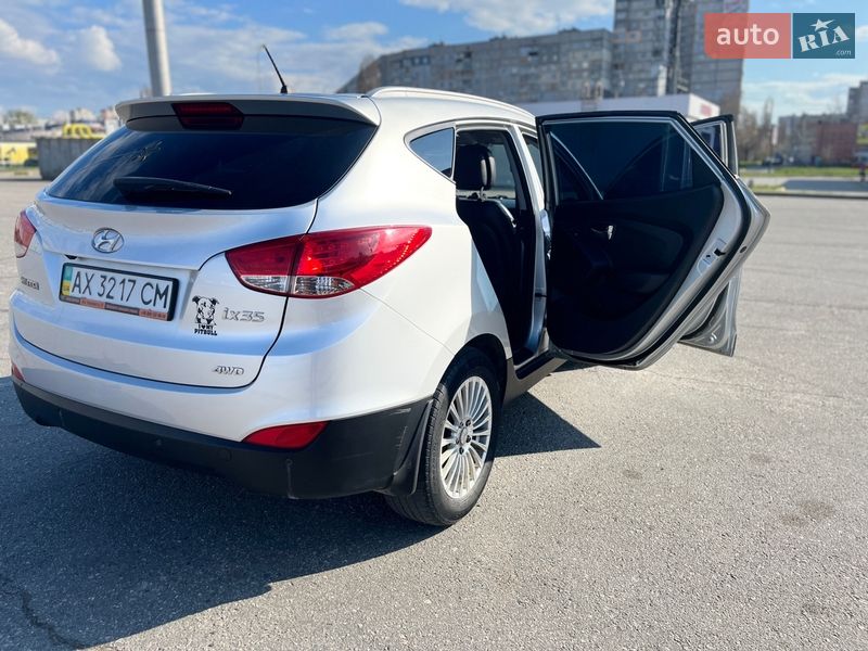 Внедорожник / Кроссовер Hyundai ix35 2011 в Харькове