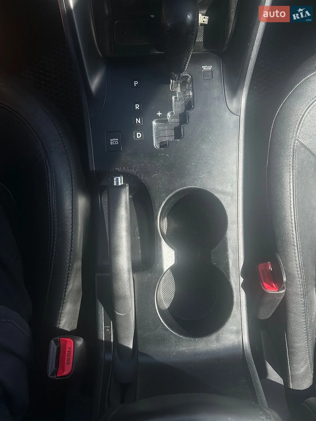 Hyundai ix35 2012 VIN TMAJU81VDCJ215684 фото оголошення 20 з 29