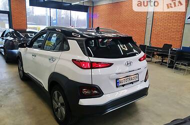 Позашляховик / Кросовер Hyundai Kona Electric 2021 в Києві