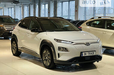 Хэтчбек Hyundai Kona Electric 2021 в Киеве