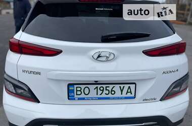 Внедорожник / Кроссовер Hyundai Kona Electric 2022 в Тернополе