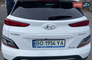 Позашляховик / Кросовер Hyundai Kona Electric 2022 в Тернополі