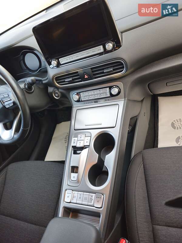 Позашляховик / Кросовер Hyundai Kona Electric 2020 в Києві