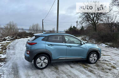 Внедорожник / Кроссовер Hyundai Kona Electric 2020 в 
