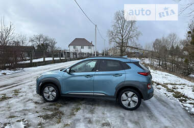 Внедорожник / Кроссовер Hyundai Kona Electric 2020 в 