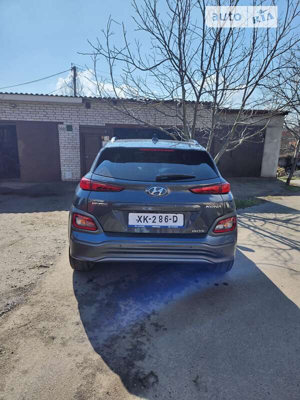Внедорожник / Кроссовер Hyundai Kona Electric 2019 в Ладыжине