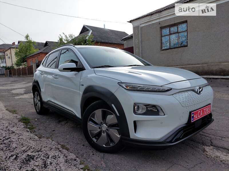 Внедорожник / Кроссовер Hyundai Kona Electric 2018 в Первомайске