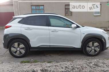 Внедорожник / Кроссовер Hyundai Kona Electric 2018 в Первомайске