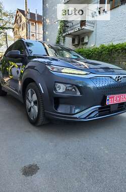 Внедорожник / Кроссовер Hyundai Kona Electric 2019 в Ладыжине