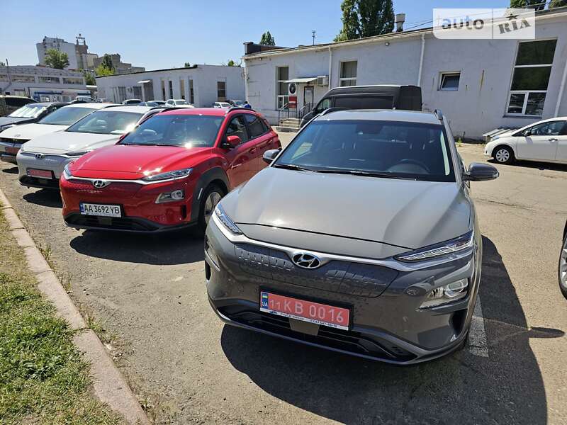 Внедорожник / Кроссовер Hyundai Kona Electric 2021 в Киеве