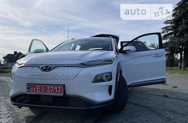 Позашляховик / Кросовер Hyundai Kona Electric 2020 в Дубні