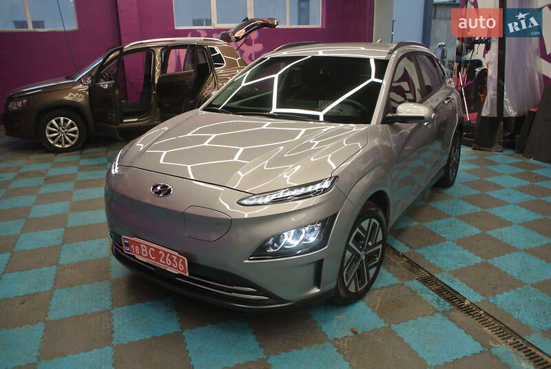 Внедорожник / Кроссовер Hyundai Kona Electric 2022 в Киеве