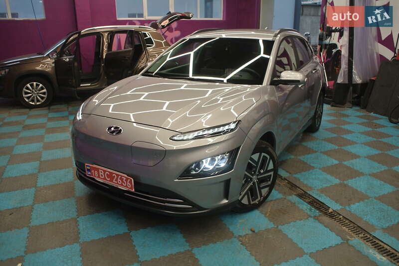 Внедорожник / Кроссовер Hyundai Kona Electric 2022 в Киеве