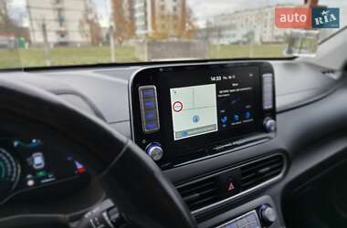 Позашляховик / Кросовер Hyundai Kona Electric 2018 в 
