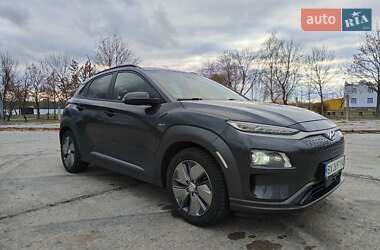 Позашляховик / Кросовер Hyundai Kona Electric 2018 в 