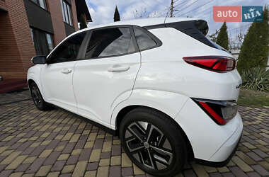 Позашляховик / Кросовер Hyundai Kona Electric 2021 в 