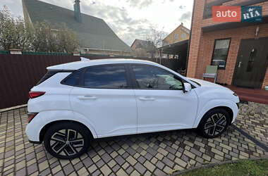 Позашляховик / Кросовер Hyundai Kona Electric 2021 в 