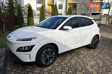 Позашляховик / Кросовер Hyundai Kona Electric 2021 в 