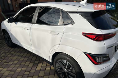 Позашляховик / Кросовер Hyundai Kona Electric 2021 в 