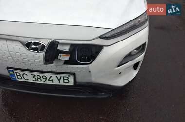 Внедорожник / Кроссовер Hyundai Kona Electric 2020 в 
