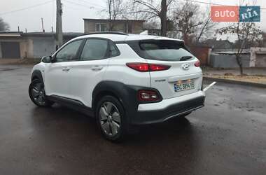 Внедорожник / Кроссовер Hyundai Kona Electric 2020 в 
