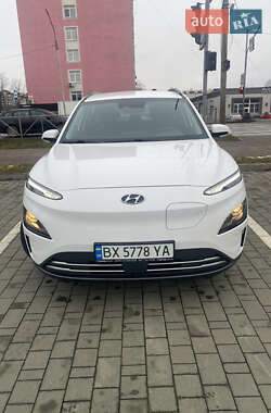 Внедорожник / Кроссовер Hyundai Kona Electric 2021 в 