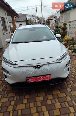 Внедорожник / Кроссовер Hyundai Kona Electric 2020 в 
