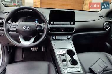 Внедорожник / Кроссовер Hyundai Kona Electric 2020 в 
