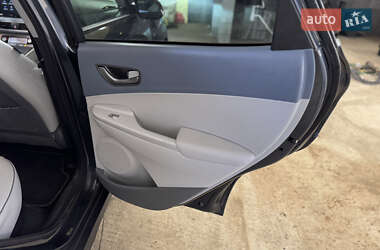 Внедорожник / Кроссовер Hyundai Kona Electric 2019 в 