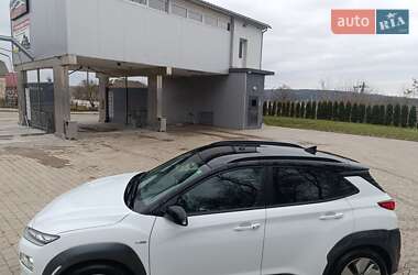 Внедорожник / Кроссовер Hyundai Kona Electric 2019 в 