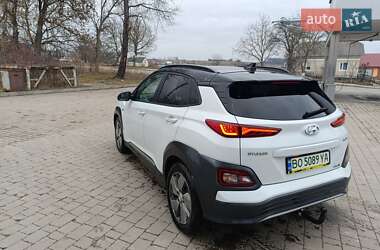 Внедорожник / Кроссовер Hyundai Kona Electric 2019 в 