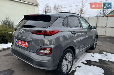 Внедорожник / Кроссовер Hyundai Kona Electric 2020 в 