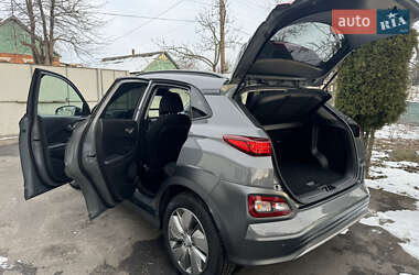 Внедорожник / Кроссовер Hyundai Kona Electric 2020 в 