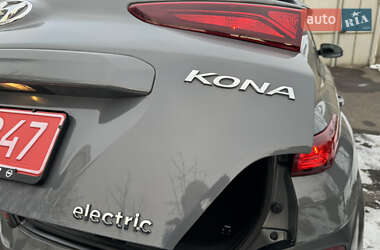 Внедорожник / Кроссовер Hyundai Kona Electric 2020 в 