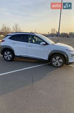 Позашляховик / Кросовер Hyundai Kona Electric 2019 в Києві