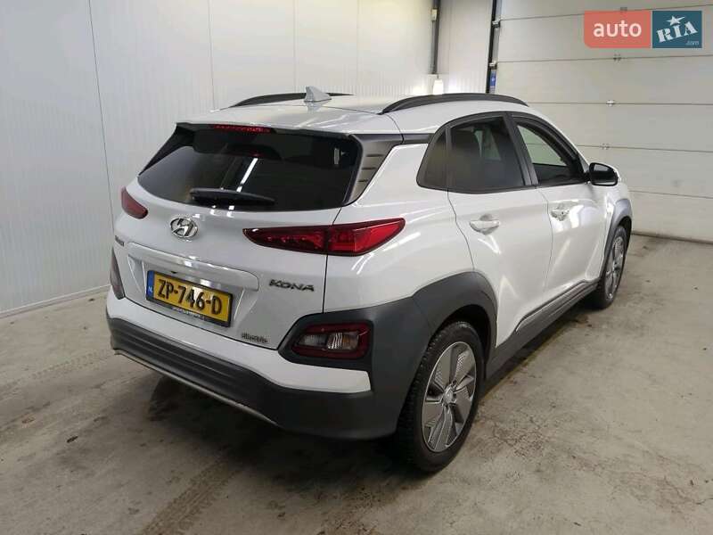 Внедорожник / Кроссовер Hyundai Kona Electric 2019 в Киеве