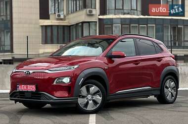 Внедорожник / Кроссовер Hyundai Kona Electric 2019 в 
